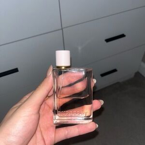 Burberry HER Eau de Perfum